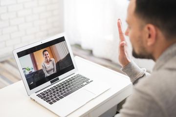 gambar ilustrasi video call