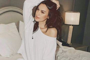 Pesonanya mampu luluhkan hati Ariel NOAH, Sophia Latjuba pamer foto cantik paripurna di usia 50 tahun!