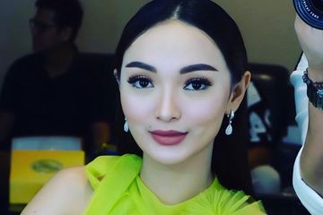 Pamer Potret Menawannya Saat Dikawal Turun dari Helikopter, Perut Kempes Zaskia Gotik Justru Bikin Salfok Netizen: Walau Bumil, Cantiknya Enggak Kurang Kok!