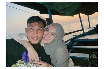 Okie Agustina dan sang Suami