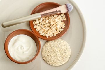 Hanya Pakai 1 Bahan Ini Bisa Atasi Wajah Berjerawat, Jadikan Masker Alami