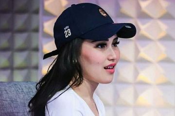 Kukuh Sembunyikan Calon Suaminya, Ayu Ting Ting Ternyata Simpan Ketakutan Besar Ini, Ayah Rozak: Nanti Kalau Sudah Dipamerin, Entar.... 