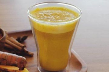 Wajib Dicoba! Ternyata Rutin Minum Susu Kunyit Sebelum Tidur Bisa Buat Tubuh Alami Perubahan yang Tak Terduga
