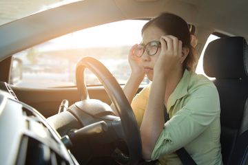 Bepergian dengan Mobil Pribadi, Ini Tips Supaya Tetap Waras Saat Terjebak Macet