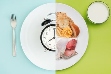 Selalu Jaga Kesehatan di Masa Pandemi, Ini Jam Terbaik untuk Makan Malam agar Tubuh Tetap Fit