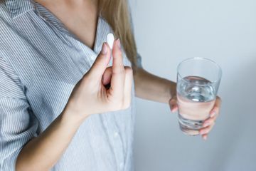 4 Tips Minum Obat agar Bisa Menelan Kapsul atau Pil dengan Mudah