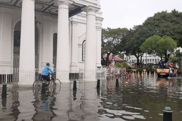Tak Hanya Curah Hujan, Turunnya Tanah jadi Penyebab Banjir di Semarang