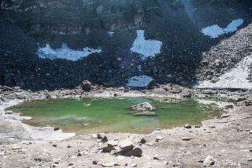 Danau Roopkund di Himalaya.