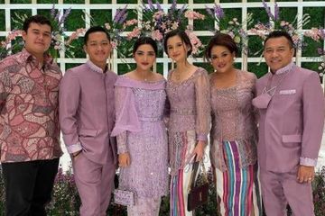 Aurel Hermansyah Menangis Haru Lakukan Prosesi Siraman Tanpa Didampingi KD, Calon Mertua Azriel Beri Doa untuk Anak Gadis Anang Hermansyah