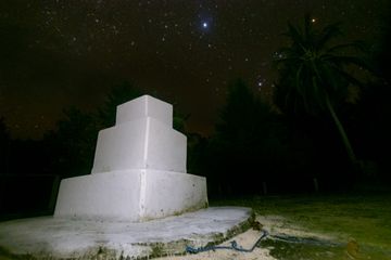 Tugu letak gereja pertama, tempat injil pertama kali datang di Pulau Yefkabu.