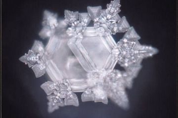 Bentuk Asli Kristal Unik Air Zamzam dari Penelitian Masaru Emoto