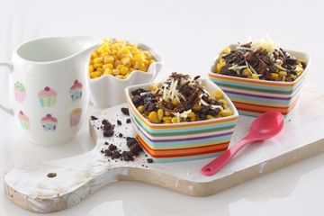Resep Jagung Susu Keju Saus Cokelat Enak, Camilan Kaki Lima Dengan Toping yang Meriah