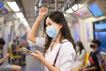 Sebelum pandemi, seperempat perempuan di dunia menghabiskan lebih dari sembilan jam sehari untuk merawat anak-anak mereka. Sekarang sepertiga perempuan menghabiskan setidaknya jumlah waktu itu. Mereka berupaya membagi waktu untuk mempertahankan ekonomi. 