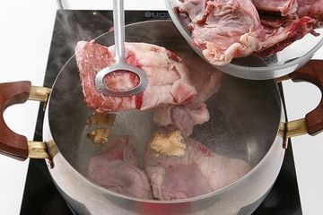 Nyesel Perlu Presto ! Cuma Pilih Daging Bagian Ini, Direbus Sebentar Saja, Empuknya Bisa Sampai ke Tulang!