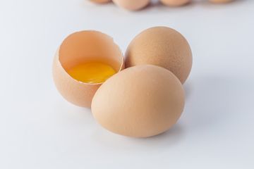 Sering Dijadikan untuk Obat Kuat, Konsumsi Telur Mentah Rupanya Malah Bisa Bikin Tubuh Terkena Efek Mengerikan Ini