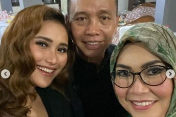 Ayu Ting Ting, Abdul Rozak, dan Umi Kalsum