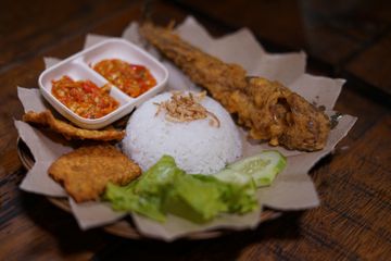 Rekomendasi Pecel Lele Enak di Jakarta, Kuliner Murah Bikin Kenyang!