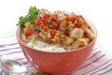 Menu Akhir Pekan Mudah Dibuat Dengan Rasa yang Lezat Bisa Kita Buat Dengan Resep Fish Rice Bowl Sambal Matah Ini