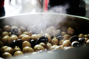Tong zi dan harus dimasak selama seharian penuh