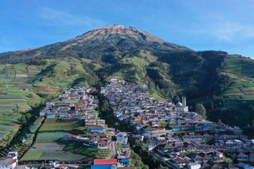 Jalan-Jalan ke Nepal van Java di Kaki Gunung Sumbing, Makin Berwarna!