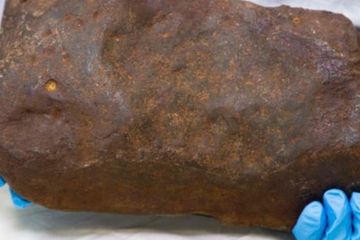 Batu Meteor 