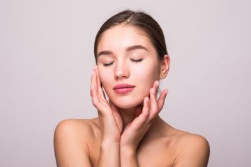 Cara Mencerahkan Wajah Biar Jadi Glowing, Cuma Modal Bawang Merah Saja