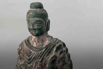 Patung Buddha tertua ditemukan di Tiongkok terbuat dari emas dan tembaga. 