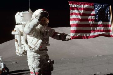 Komandan Apollo 17 Eugene Cernan.