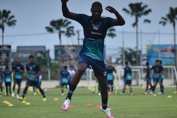 Bruno Cantanhede saat mengikuti latihan Persib Bandung jelang putaran kedua Liga 1 2021.