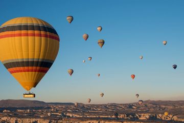 Sekelumit Sejarah Kapadokia dan Pariwisata Balon Udara yang Populer