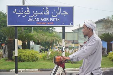 Bukan Aksara Arab, Huruf Jawi Jadi Ciri Kebudayaan Rumpun Melayu
