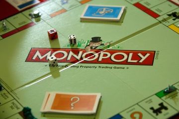 Papan Monopoli.
