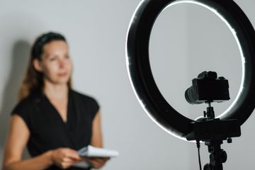 Para peneliti menggunakan gerakan wajah dan suara untuk membantu proses diagnostik.