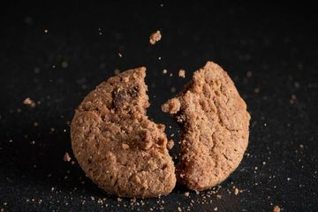 Teknologi Unified ID 2.0 utamanya diterapkan untuk meningkatkan transparansi, privasi, dan kontrol konsumen&mdash;tanpa cookies pihak ketiga. 