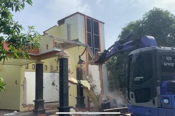 Ketimbang Labrak si Pelakor, Istri di Ponorogo Pilih Robohkan Rumah Seharga Rp 300 Juta Usai Ditinggal Selingkuh Oleh sang Suami, Begini Penampakannya!
