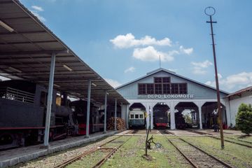 Depo Lokomotif pada Museum Kereta Api Indonesia di Ambarawa