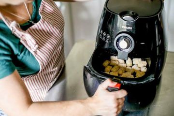 Harga Minyak Goreng Mahal tapi Susah Hidup Tanpa Gorengan? Jangan Asal, Ini Bahaya Keseringan Masak Pakai Air Fryer