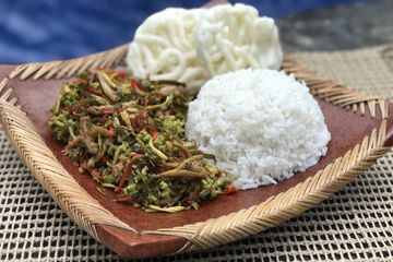 Tuanya Bakal Jarang ke Dokter, Rahasianya Kakek ini Cuma Makan Sepiring Nasi dengan Bunga Pepaya, Manfaatnya Bisa Bikin Sujud Syukur!