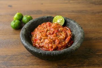 Jangan Sampai Jadi RACUN Buat Tubuh, Stop Bikin Sambal dengan Campuran Bahan Ini, Efek Buruknya Bisa Bikin Nyesel Seumur Hidup