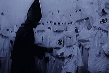 Ku Klux Klan: Teroris Rasis Bertindak Sadis di Amerika Serikat