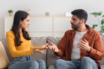 Doyan Ribut, Ini 4 Zodiak yang Senang Adu Mulut dan Nggak Mau Mengalah