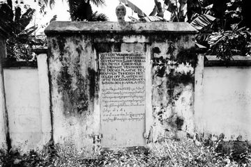 Monumen memorial kematian Pieter Erberveld di Batavia.