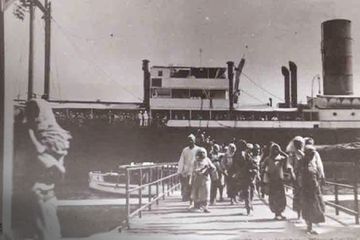 Jamaah haji dari tanah suci menuju Batavia sekitar tahun 1929.