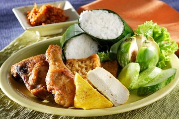 Resep Nasi Timbel Ayam Enak, Menu Andalan Restoran Khas Sunda Untuk Makan Siang Keluarga Hari Ini