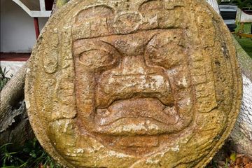Penemuan Dua Monumen Batu 'Manusia Karet' Olmec Berusia 2.500 Tahun