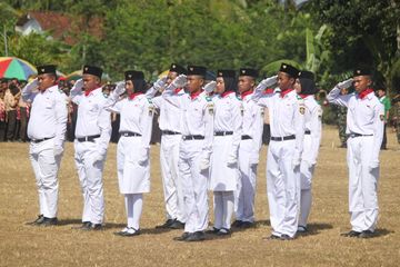 Mengheningkan Cipta&rsquo; lirik ciptaan Truno Prawit, lengkap beserta sejarah dan maknanya. 