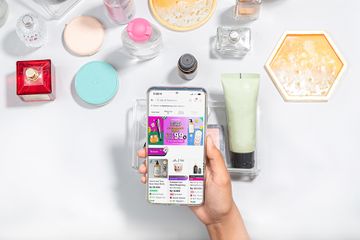 Beragam keperluan make-up dapat ditemukan di Tokopedia.
