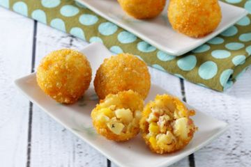 Resep Bola Makaroni Jagung, Camilan Renyah Dengan Isian Lembut Dan Juga Nikmat