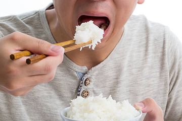 Cuma Orang Indonesia yang Makan Nasi 3 Hari Sekali Dari Muda, Harus Tahu Kalau Tua Nanti 3 Hal Inilah yang Akan Dialami Tubuh! Catat Deh