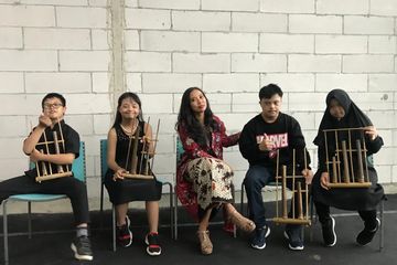 Momen Haru saat 'Anak-Anak dari Surga' Tampil di Panggung Budaya